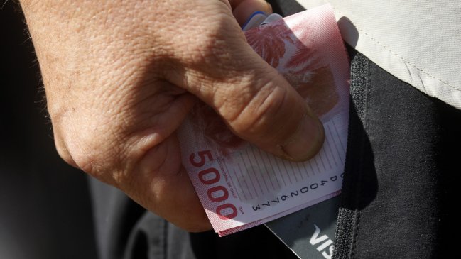 Horizontal: No sería justo condonar el CAE sin devolver dinero a quienes ya pagaron