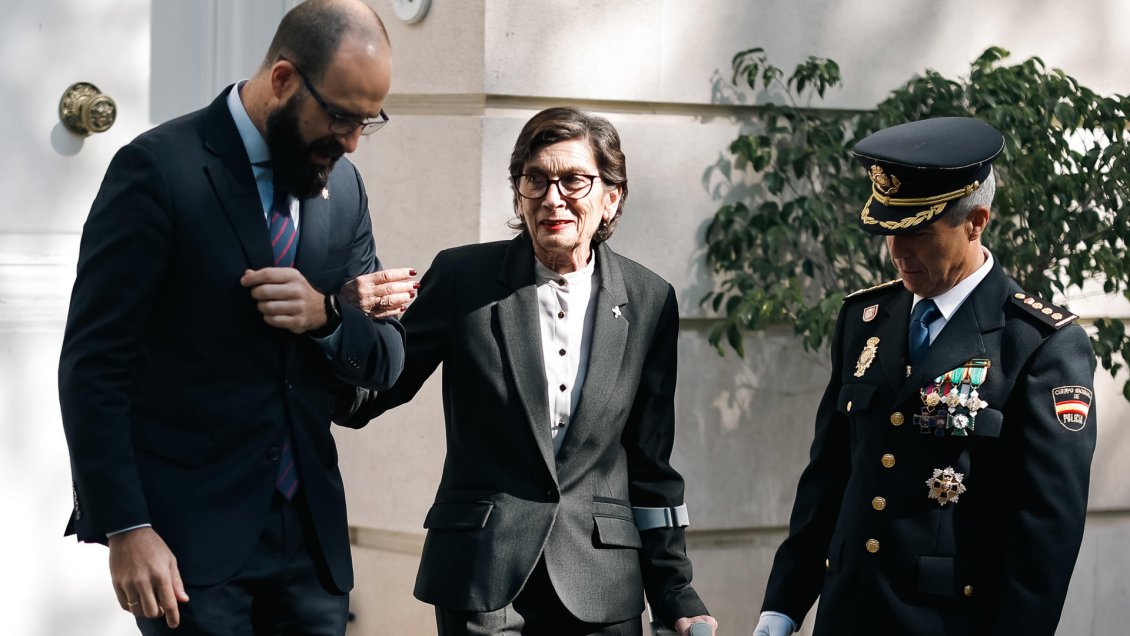 España retira a su embajadora en Buenos Aires por la crisis con Milei