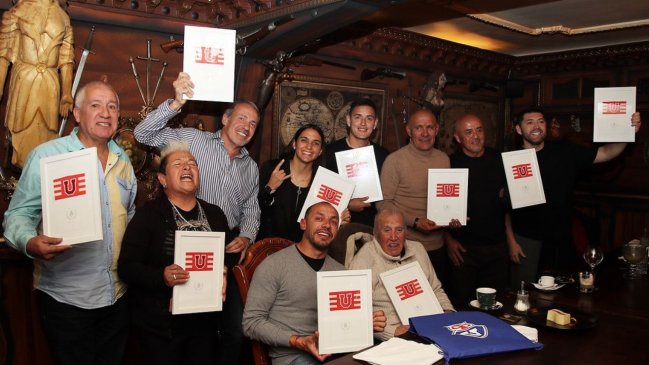 De Sergio Navarro a Marcelo Díaz: Capitanes de la U contaron experiencias en emotiva reunión