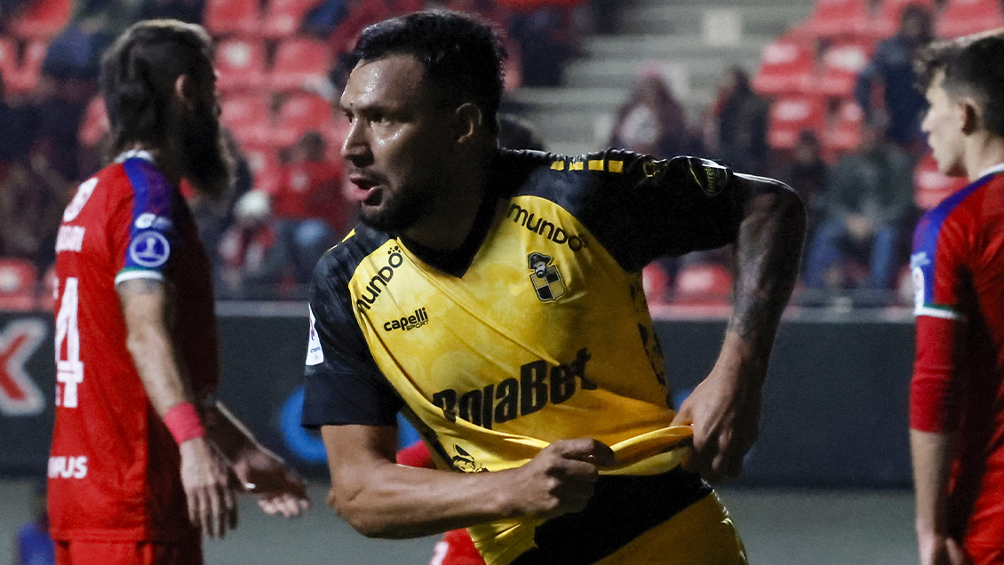 Coquimbo venció agónicamente a La Calera para ir al acecho de la U