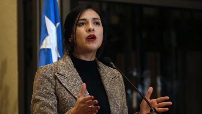 Cariola: Condonación del CAE es parte de los métodos posibles y no se tiene que descartar