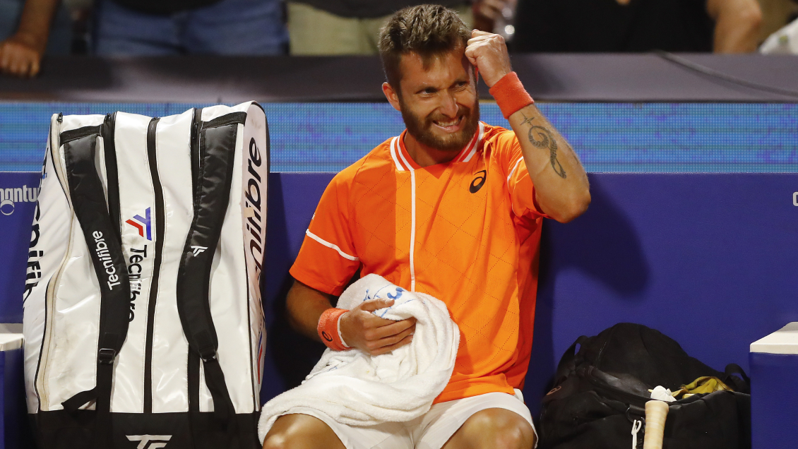 Moutet recibió múltilpes mensajes privados de 