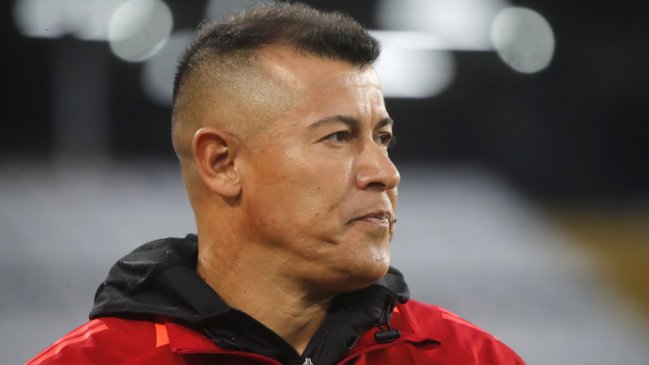 ¿Qué dijo Almirón sobre la opción de fichar a Mauricio Isla en Colo Colo?