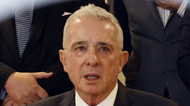 Fiscalía acusó formalmente al expresidente Álvaro Uribe por tres delitos
