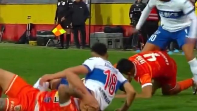 [VIDEO] Alexander Aravena fue expulsado por golpe a jugador de Cobreloa