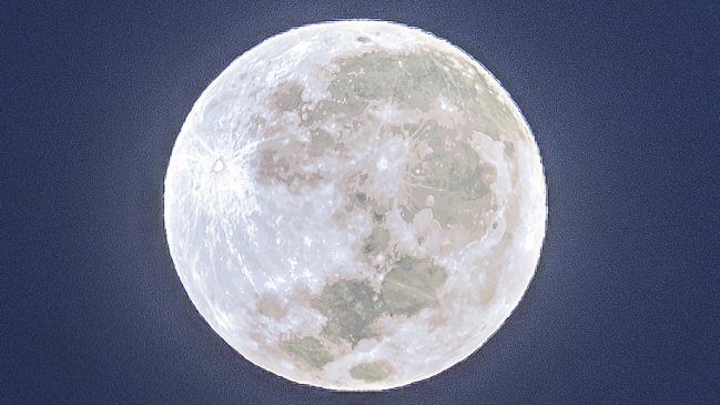   Hallan mineral en roca lunar que ofrece pistas del origen de la Luna 