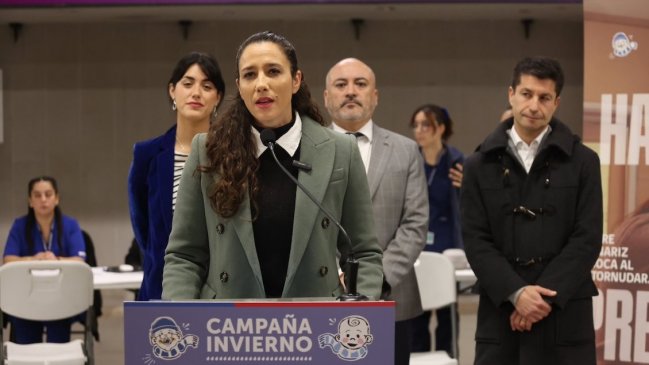 Ministra (s) y vacunación anti influenza: 