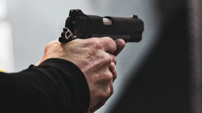 Delincuentes y personal PDI se enfrentaron a tiros en Cerro Navia