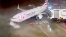 Fuertes ráfagas de viento arrastran avión en aeropuerto de Texas