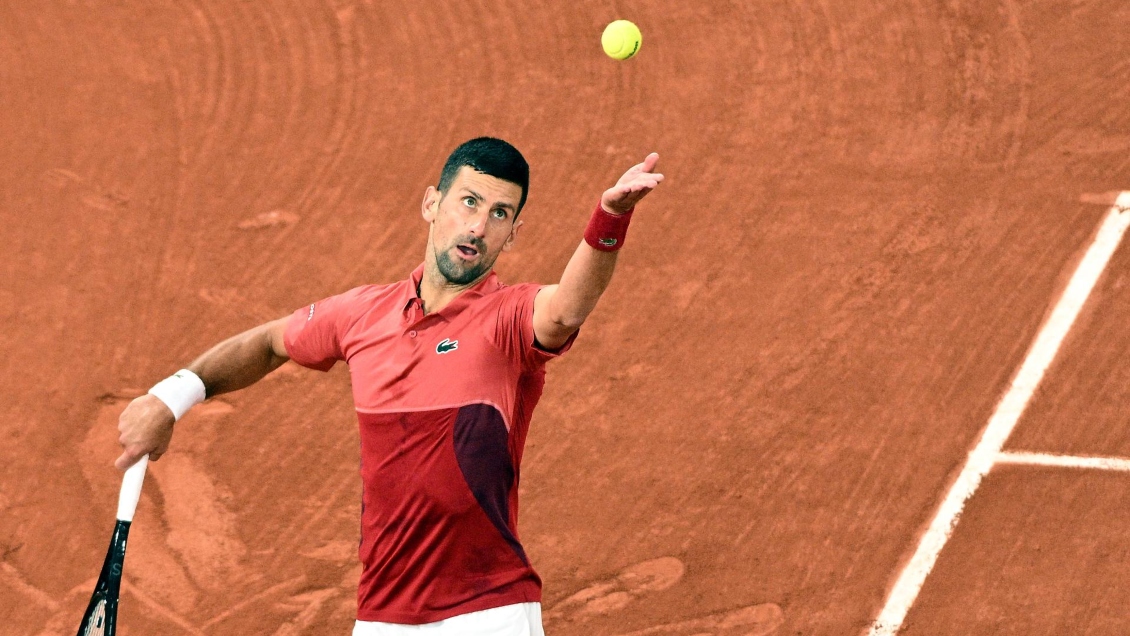 Novak Djokovic arrasó con Carballés y avanzó a paso firme en Roland Garros