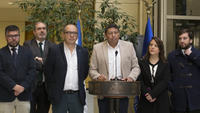 Diputados oficialistas van a la Contraloría contra el pacto Codelco-SQM