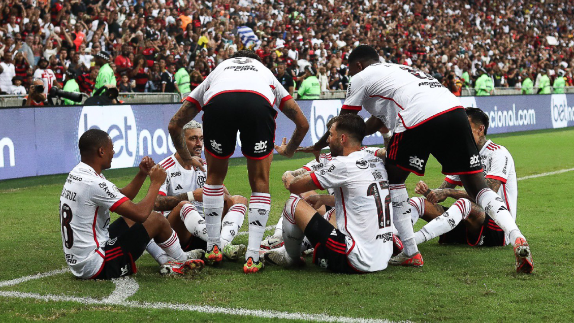 Flamengo de Erick Pulgar goleó a Vasco da Gama en el Brasileirão