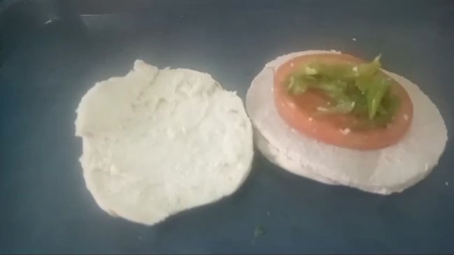 Denuncian que estudiantes del Maule recibieron chacarero sin carne para el Día del Alumno