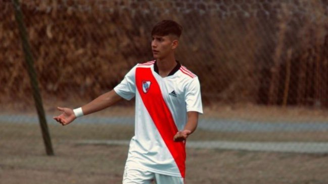 Juvenil Martín Lucero llegó a prueba a Colo Colo