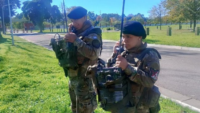 Tras orden judicial: Ejército argentino reparte alimentos que estaban a punto de expirar