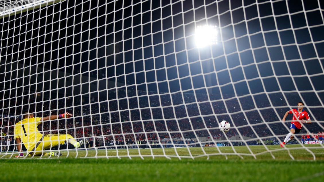 La Copa América recordó el penal de Alexis y lo acompañó de conocido meme hollywoodense