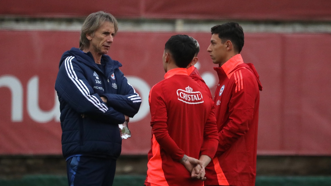 Ricardo Gareca ordenó práctica de fútbol y probó dos equipos