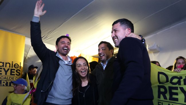 Carter cuestionó a Hoffmann por falta de apoyo a triunfador de las primarias en La Florida