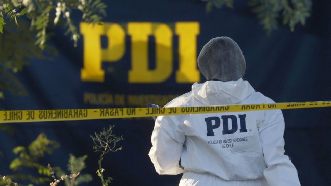 Dos personas en riesgo vital luego de que delincuentes balearan su casa