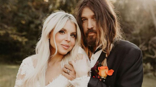 Padre de Miley Cyrus se divorcia a solo 7 meses de casarse