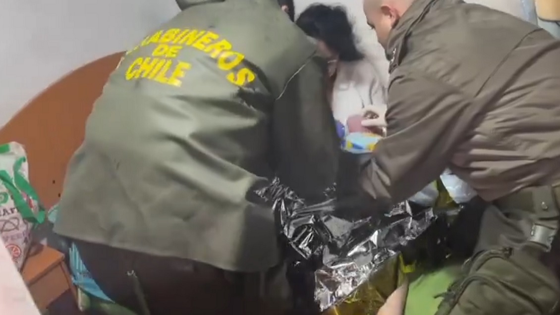 Carabineros asistió en parto de mujer afectada por inundaciones