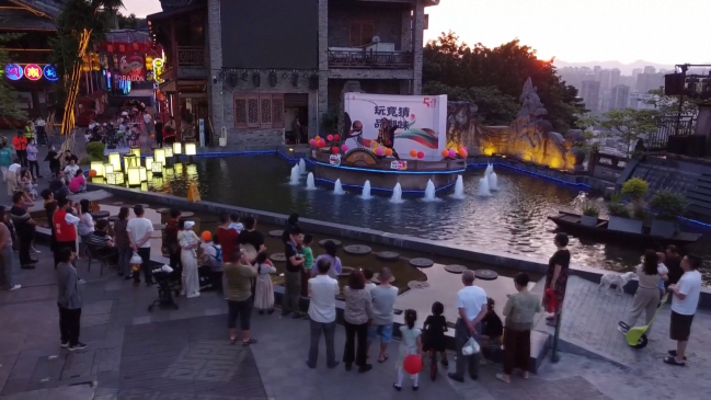 Los tiempos de la dinastía Tang reviven en una plaza de Chongqing
