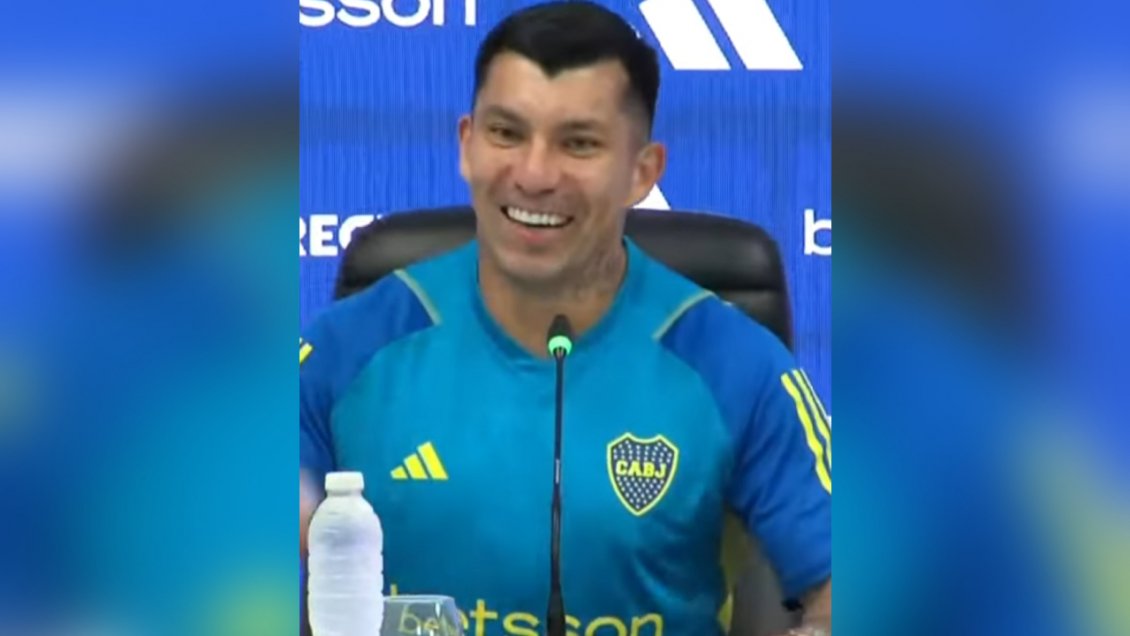 [VIDEO] Medel generó risas al aclarar cómo se pronuncia su apellido