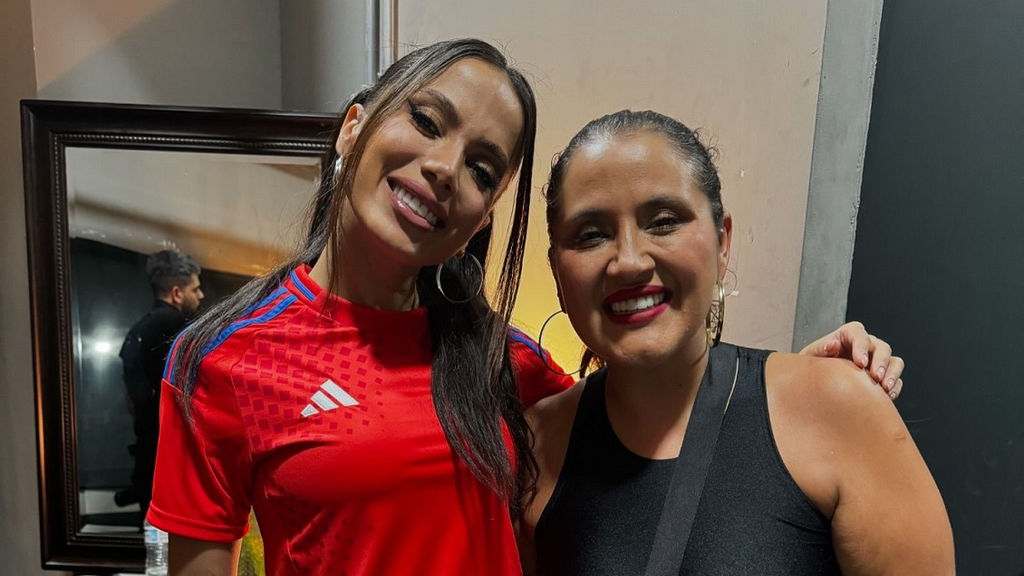 El encuentro de Pamela Leiva con Anitta: Le entregó un regalo