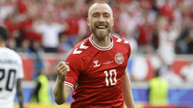 [VIDEO] Christian Eriksen marcó para Dinamarca en su emotivo retorno a la Euro