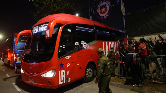 La selección chilena inició su viaje a Estados Unidos para enfrentar la Copa América