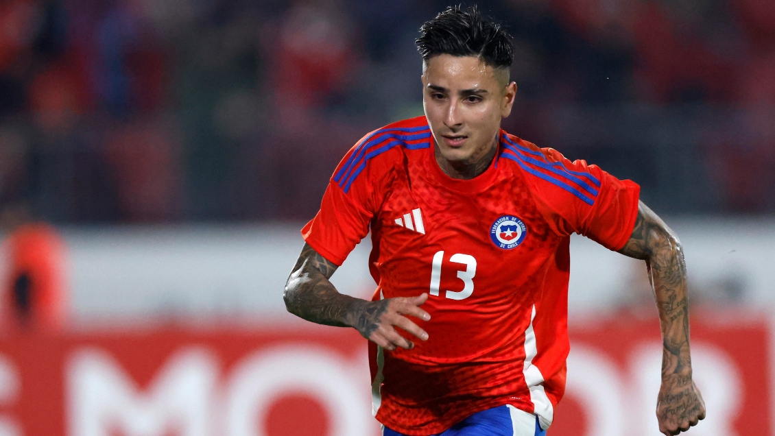 Incómodo momento: Erick Pulgar fue retenido en la llegada de la Roja a Estados Unidos