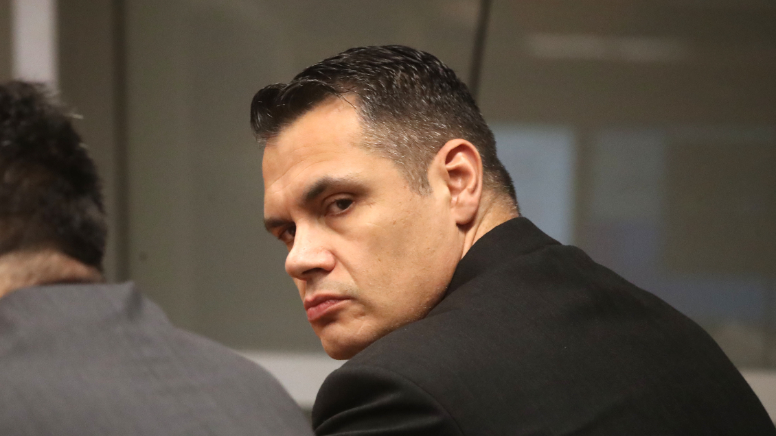 Las causas en que está involucrado el excarabinero Claudio Crespo