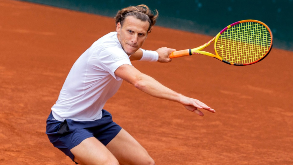 Diego Forlán se luce en torneo de tenis en Perú y venció a un chileno