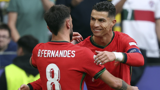 [VIDEO] Bruno Fernandes amplió ventaja de Portugal ante Turquía tras pase de Cristiano