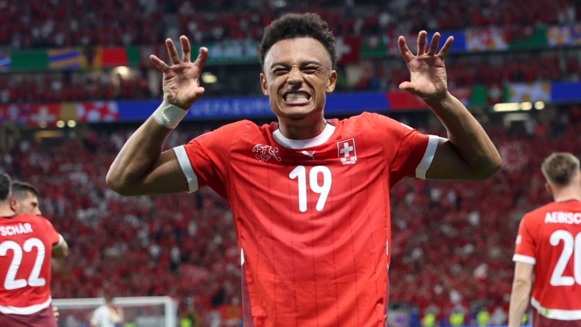 [VIDEO] Ndoye encendió a Suiza en la Euro con la apertura de la cuenta ante Alemania