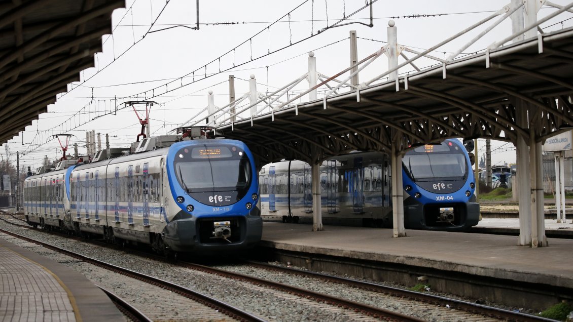 Paro de maquinistas obligó a EFE suspender servicio Alameda-Nos