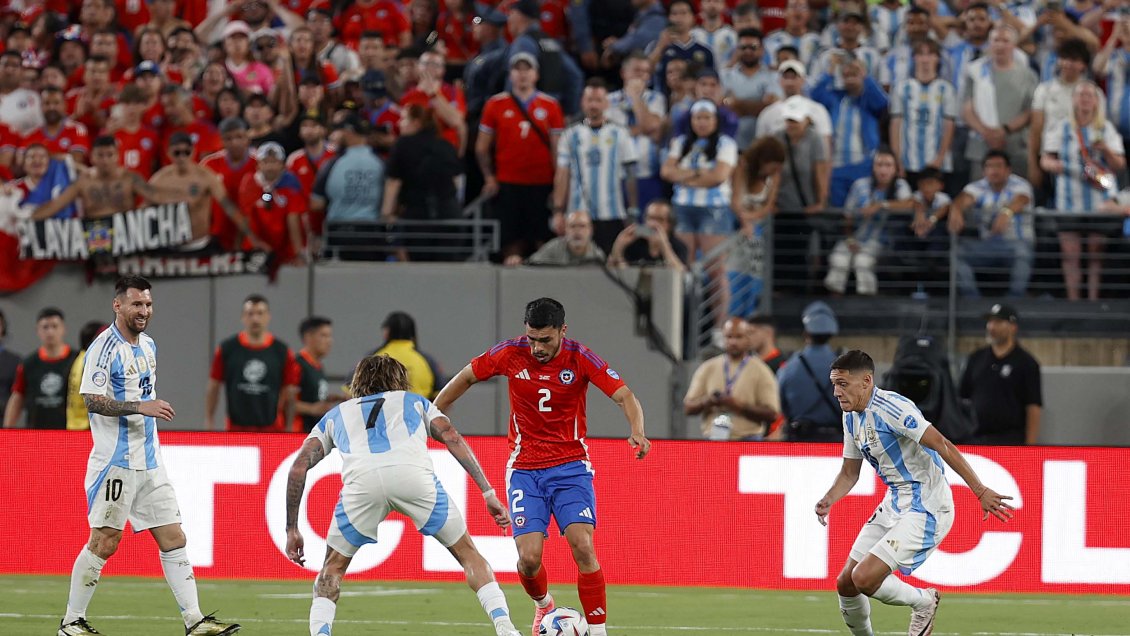 La selección chilena enfrenta a Argentina por la segunda fecha del Grupo A de Copa América