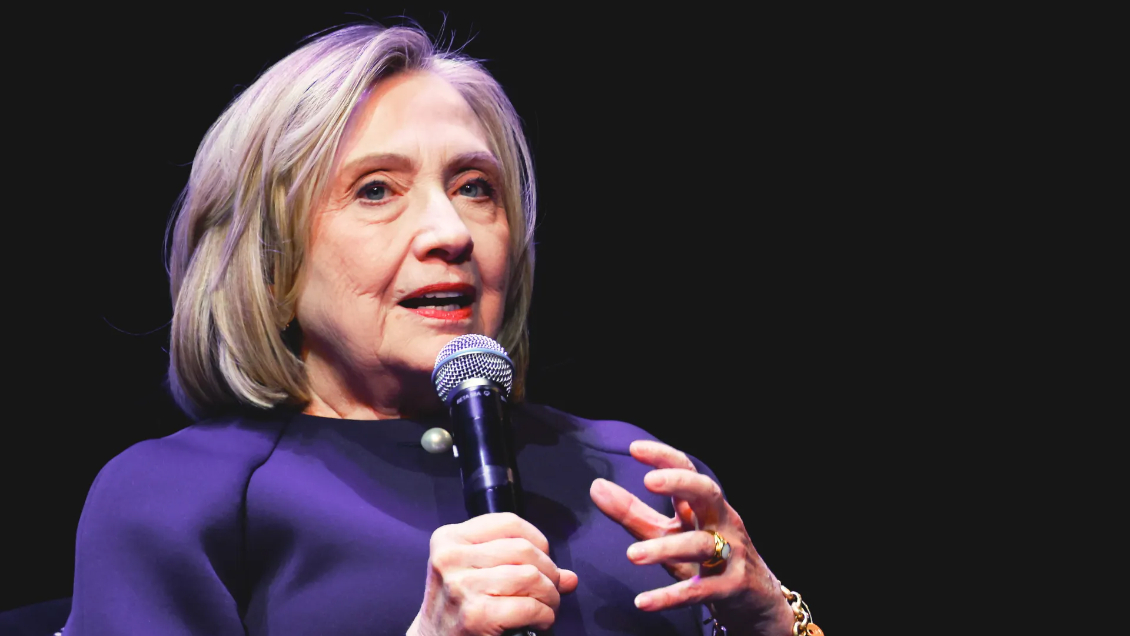 Hillary Clinton opina que debatir con Donald Trump es 