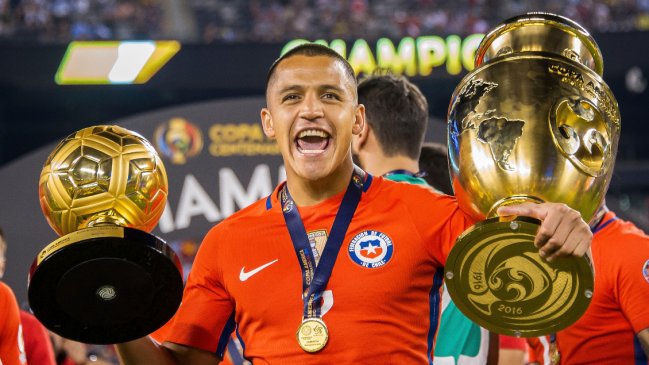 Chilenos pagaron para colocar foto de Alexis con la Copa América Centenario en Time Square
