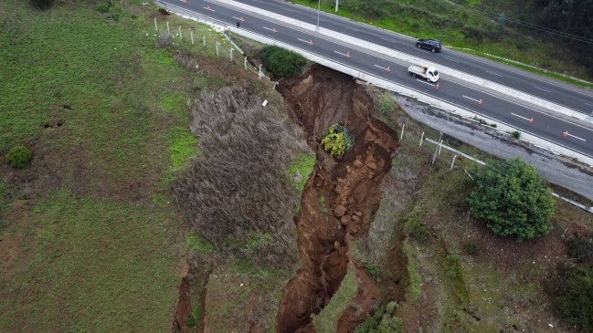 Concón: Habilitan bidireccionalidad en ruta afectada por socavón