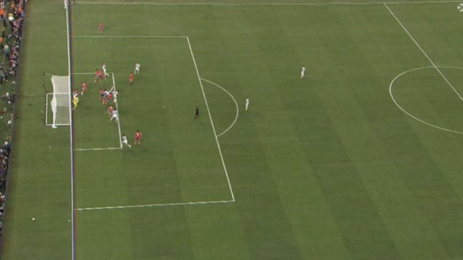 [Foto] La lejana imagen del VAR para el polémico gol de Argentina provocó molestia en redes sociales