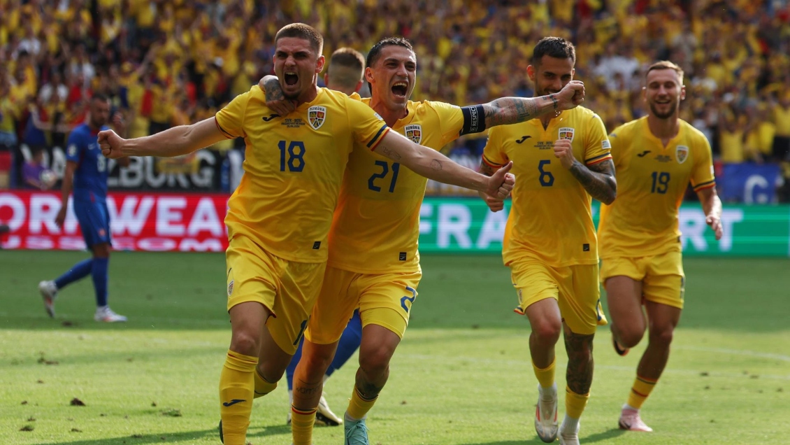 [VIDEO] Razvan Marin fusiló al portero eslovaco y anotó el empate para Rumania