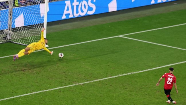 [VIDEO] Mikautadze amplió la ventaja de Georgia ante Portugal con certero penal