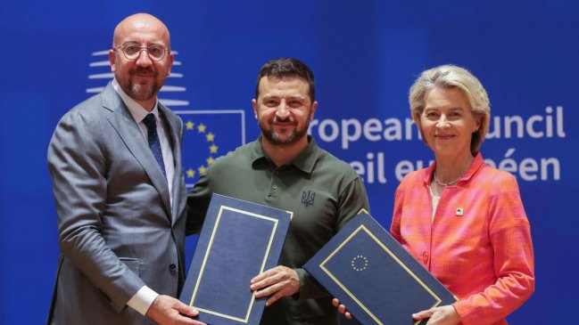 Zelenski celebra el acuerdo de seguridad con la UE y pide celeridad en envíos de armas