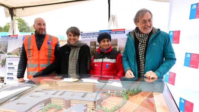 Autoridades instalaron la primera piedra del futuro Hospital de Puerto Varas