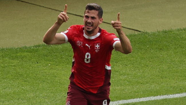 [VIDEO] Una volea de Remo Freuler adelantó a Suiza ante Italia en la Euro