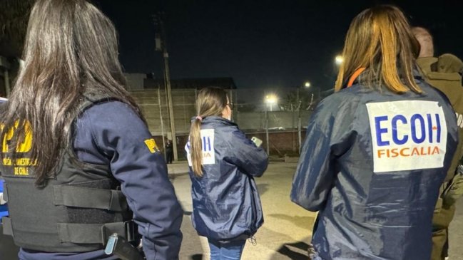 San Bernardo: Hombre en riesgo vital tras ser baleado dentro de un auto