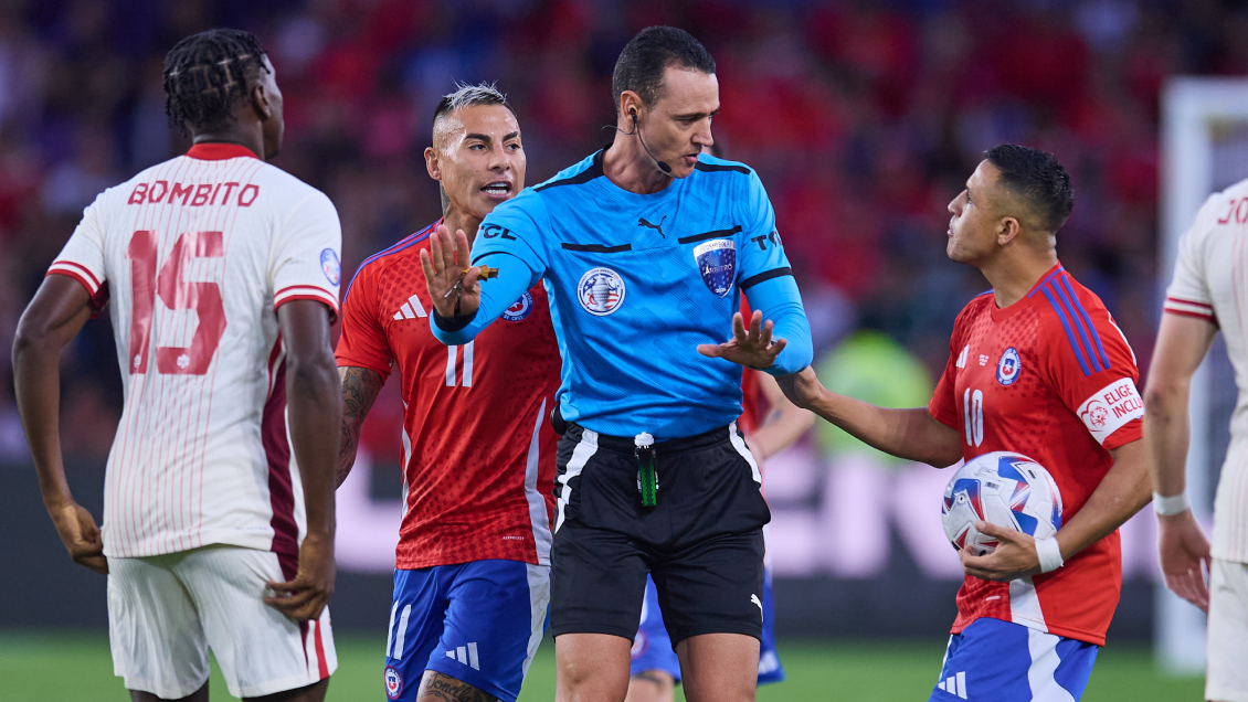 Gareca sobre arbitraje de Roldán: Me pareció apresurada la toma de decisiones