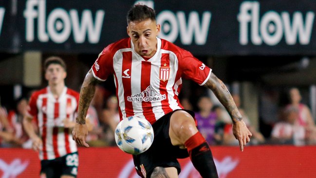 Colo Colo aprobó el fichaje del delantero argentino Javier Correa