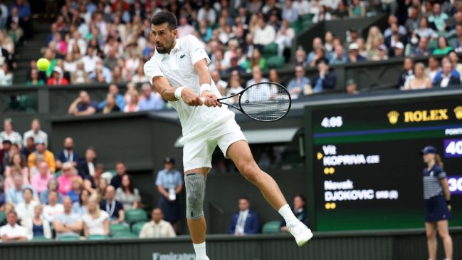 Novak Djokovic debutó sin problemas en Wimbledon